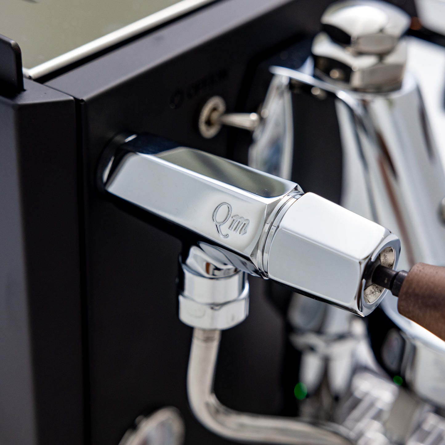 Quick Mill Rubino Schwarz Espresso Coffee Machine with Flick Levers
